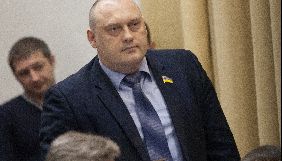 На засіданні Запорізької міськради депутат відібрав у журналіста диктофон і витягнув батарейки