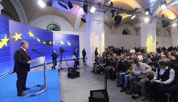 Підсумки прес-конференції Порошенка: про що написали інтернет-ЗМІ