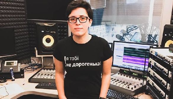 Медійники випустили футболки з написом «Я тобі не дорогенька» через звернення Порошенка до журналістки «Детектора медіа»