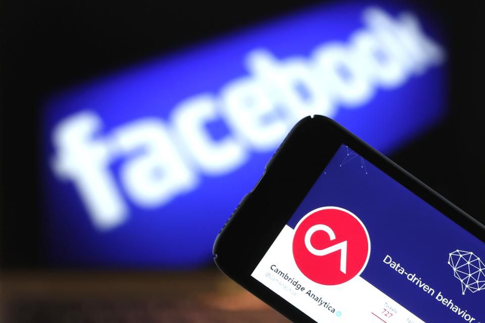 Євросоюз вимагає від Facebook додаткових пояснень у зв'язку із витоком особистих даних
