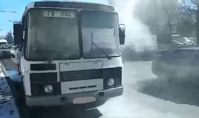 У Росії спалахнув автобус із рятувальниками та журналістами, які прямували на перевірку пожежної безпеки у ТЦ