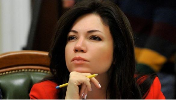 Опоблоківець подав до суду на Вікторію Сюмар через «втручання» у досудове слідство в справі про напад на журналістів «Схем»
