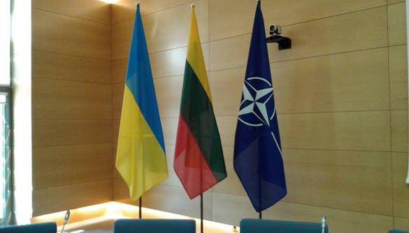 Співробітництво України з НАТО: до чого тут Литва і Білорусь