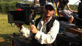 Режисер Карлос Карвальо помер від удару жирафа під час зйомок фільму