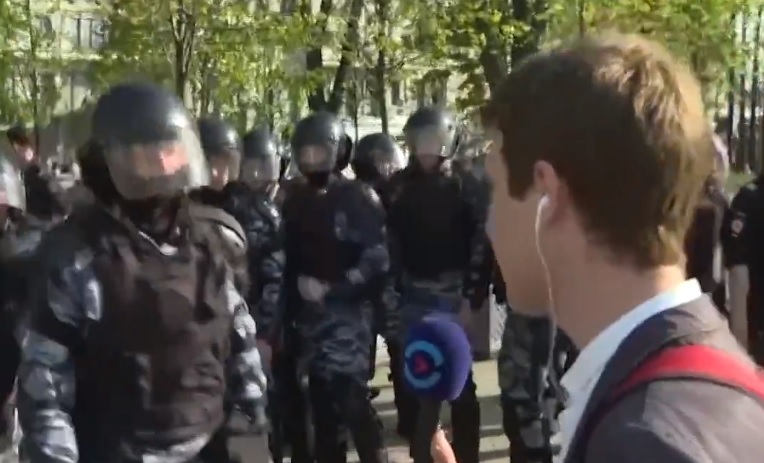 У ЄС засудили затримання активістів та журналістів на протестних акціях у Росії