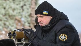 Турчинов просить СБУ запровадити санкції проти ЗМІ, що транслювали &laquo;парад&raquo; з ОРДЛО