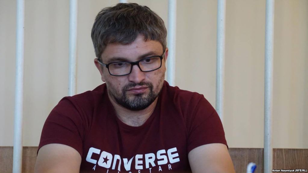 У Криму суд продовжив арешт блогеру Наріману Мемедемінову