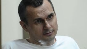 Олегу Сенцову щодня вводять один літр глюкози &mdash; сестра