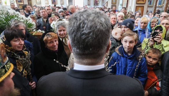 Президент перехоплює ініціативу в суперників