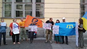У Санкт-Петербурзі суд заарештував на п’ять діб активістку за пікет на підтримку Сенцова
