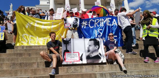 У Гельсінкі учасники мітингу проти саміту Росія-США висловили підтримку Олегу Сенцову