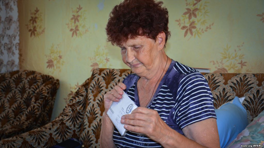 Мати Сенцова розповіла, що син подзвонив їй з колонії та став «давати вказівки»