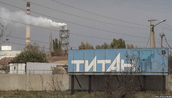 Що різнить ЗМІ України і Росії у висвітленні теми викидів на «Кримському титані»