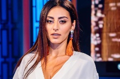 Новий канал розпочинає зйомки серіаліті «7 Я Рози» з телеведучою Розою Аль-Намрі