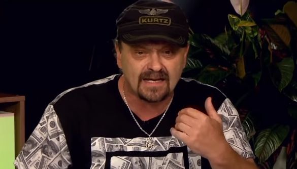 &laquo;Поярков News&raquo;: як на Прямому українців ділять на патріотів і &laquo;хитрожопих&raquo;