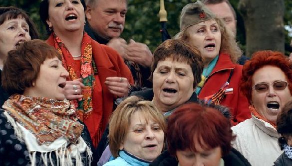 Ця вистава триватиме вічно: про &laquo;День Перемоги&raquo; Сергія Лозниці