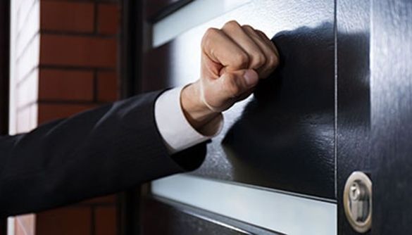Ми стукаємо, а нам не відчиняють, або Про глибину деяких українських розслідувань