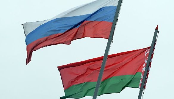 «Мы видим мир через московские окна». Нужно ли Кремлю скупать белорусские СМИ