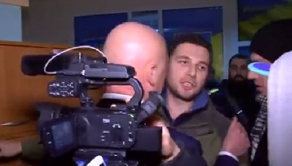 Слідчий пропросив мера Одеси назвати всіх, хто був із ним під час перешкоджання журналісту «Радіо Свобода»