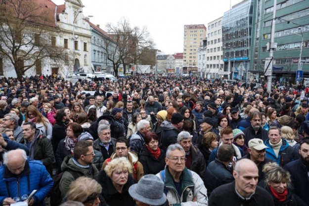 У Словаччині вшанували пам’ять вбитого журналіста Яна Кучака та його нареченої