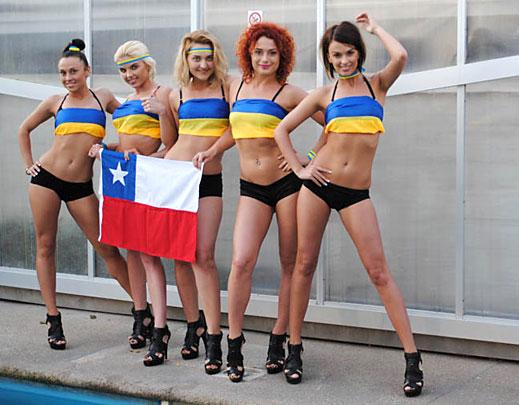 Украинки покорили песенный конкурс голыми телами (ФОТО)