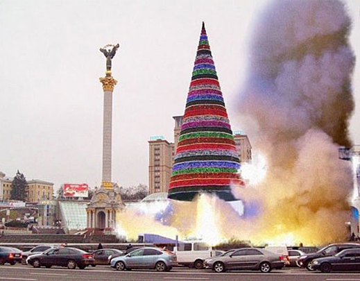 Йолка на Майдане: фотожабы дня