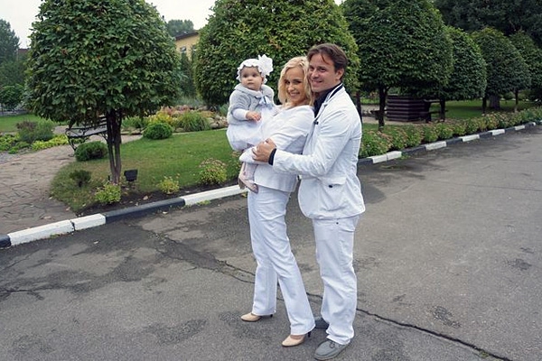 Лилия Ребрик похвасталась фотографиями с первого дня рождения дочери (ФОТО)