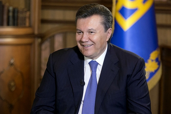 Янукович и Коротич: двое мужчин на одной волне