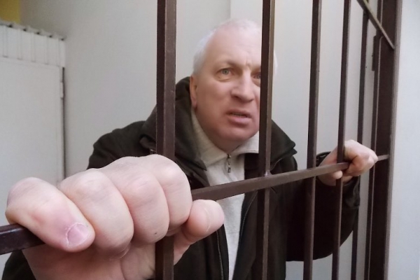 «Топаз, дай баланду!»: фрик-стример Рулев в Москве напал на США и угодил за решетку (ФОТО)