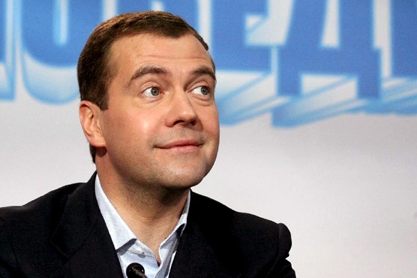 «Вот сижу тут, а сам думаю, а на х..я?»: полное собрание веселых твитов от взломанного аккаунта Дмитрия Медведева (ФОТО)