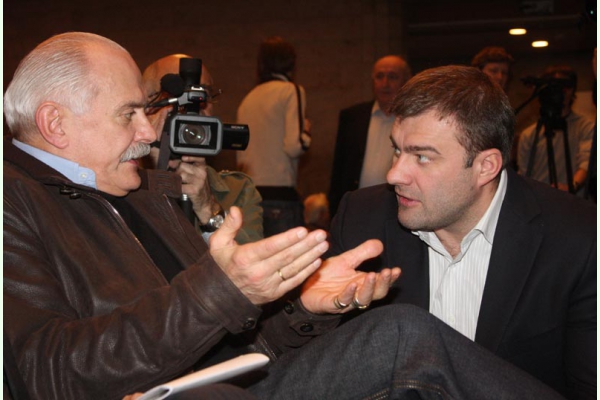 Михалков и Пореченков хотят создавать в России "патриотический интернет"