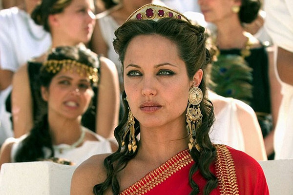Анджелина Джоли решила стать русской царицей