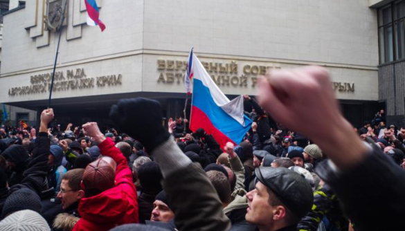 Про Крим майже без аналітики та прогнозів, про уряд – майже без критики