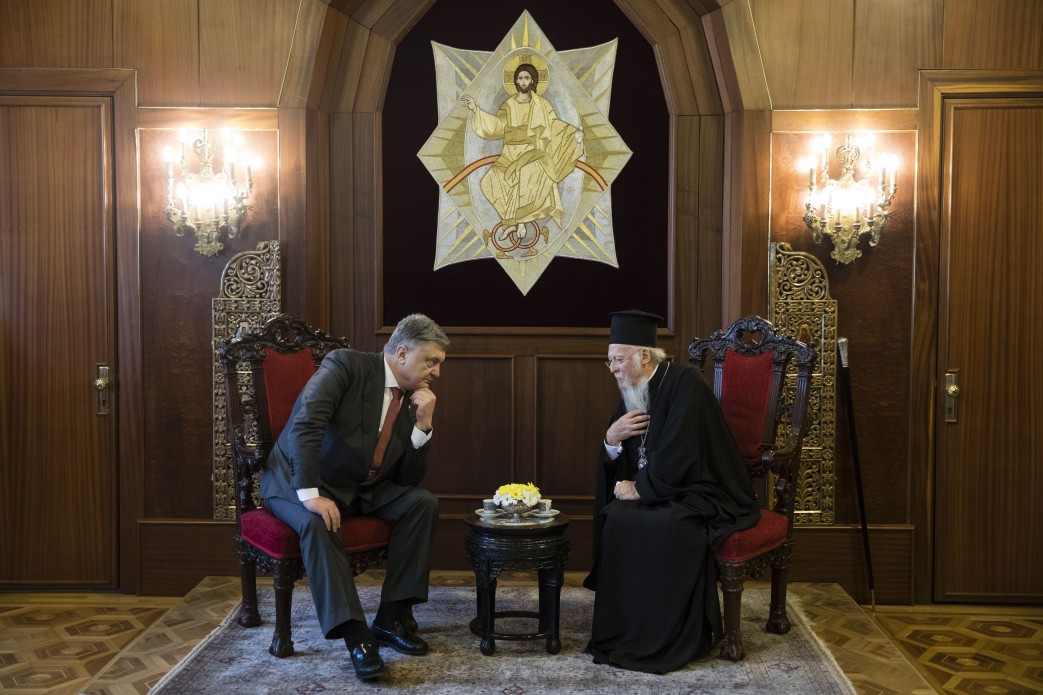 Спецпатриарх Порошенко. Как российские СМИ освещали тему украинской автокефалии