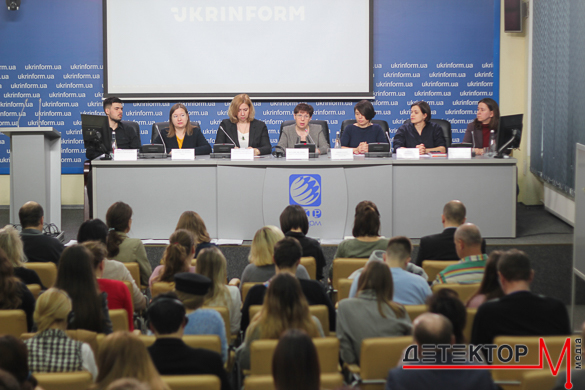 Порошенко й Тимошенко лідирують за кількістю згадок у теленовинах і матеріалів з ознаками замовності – результати моніторингу