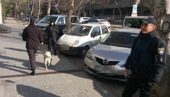 В Одесі поліція шукала вибухівку в будівлі телеканалу