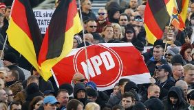 У Німеччині суд дозволив суспільному мовнику не показувати ролик праворадикальної партії, який зачіпає гідність іноземців