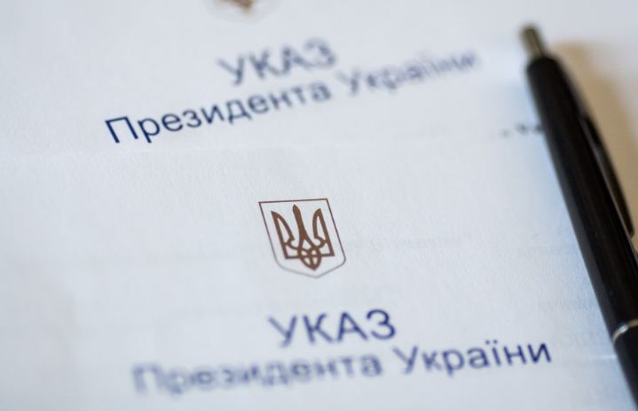 Порошенко призначив стипендії політв'язням Семені, Сенцову та Сущенку