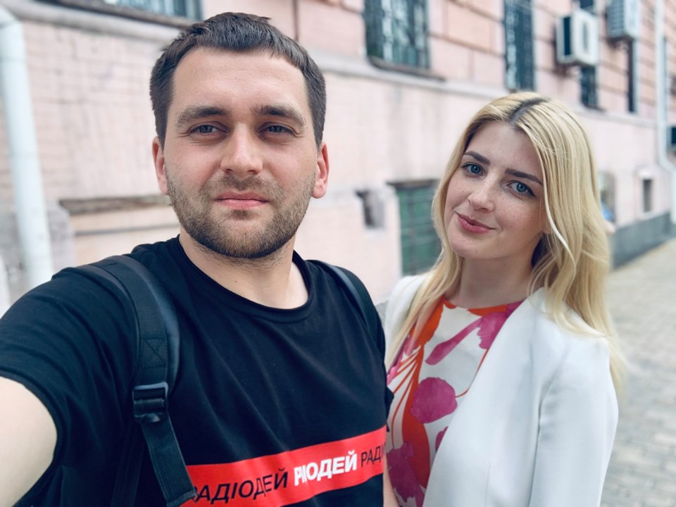 Суд повернув закордонний паспорт блогеру Барабошку, підозрюваному в справі Tinder-скандалу