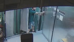 У Росії поліція затримала підозрюваного в погромі в редакції видання &laquo;Сноб&raquo;
