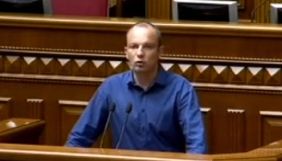 Зеленського закликали позбавити ліцензій та конфіскувати майно всіх медіа, які контролює група Медведчука
