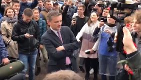 Учасники мітингу в Москві вигуками &laquo;Позор!&raquo; завадили журналісту &laquo;Россия 1&raquo; вийти в ефір