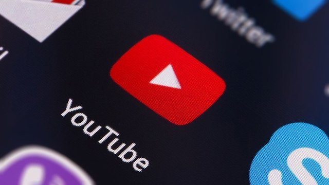 Роскомнагляд вимагає від Google припинити рекламу «незаконних масових заходів» на YouTube