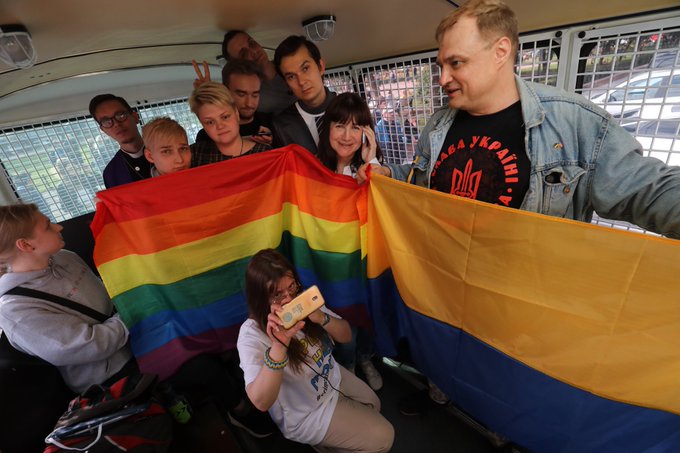 У Росії на акції проти замовчування гомофобних злочинів затримали журналіста