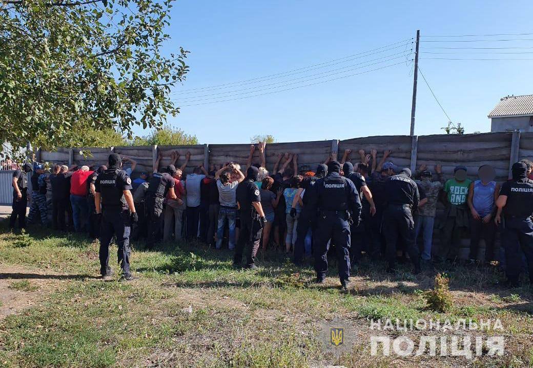Поліція Харківщини затримала 30 ймовірних учасників нападу на знімальну групу «112 Україна»