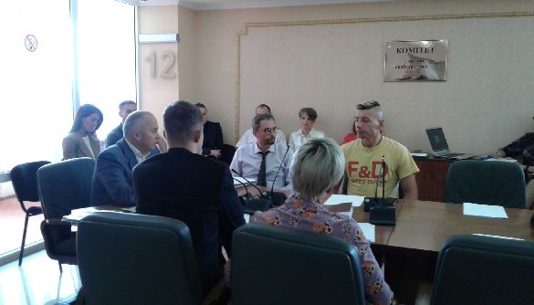 Парламентські слухання з безпеки журналістів проведуть 6 листопада. Але це не точно