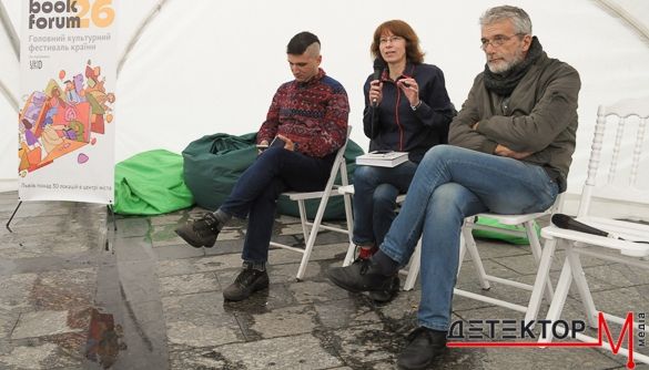 «Мені погано, коли мовчу»: книга про події в Україні очима журналістів