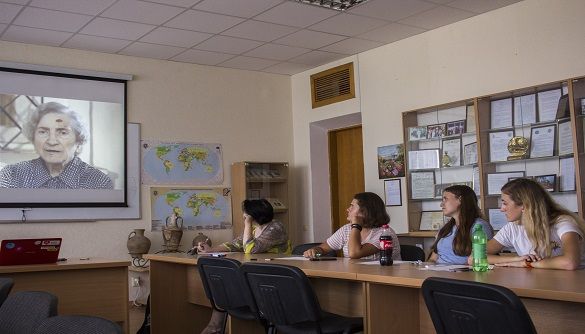 Кіноклуби документалістики в Маріуполі: активізм бібліотекарок, монументальне мистецтво та археологічні артефакти кіммерійців