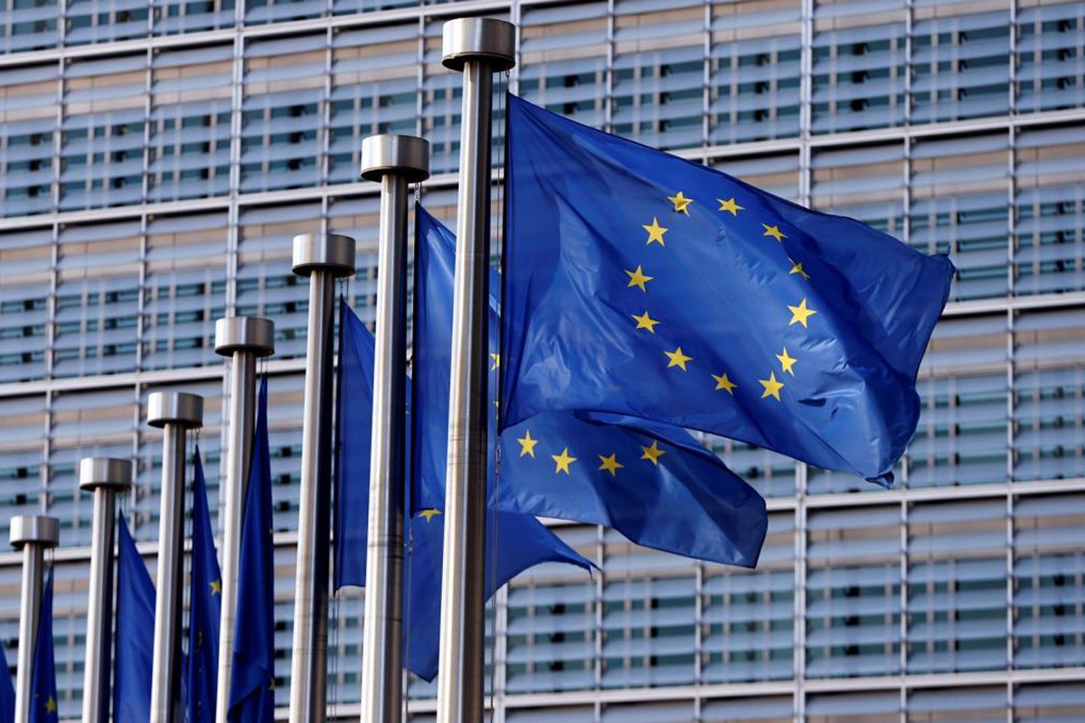 Єврокомісія планує краще захищати журналістів