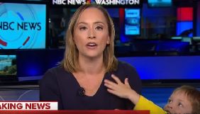 Маленький син телеведучої NBC зайшов до студії під час випуску новин у прямому ефірі